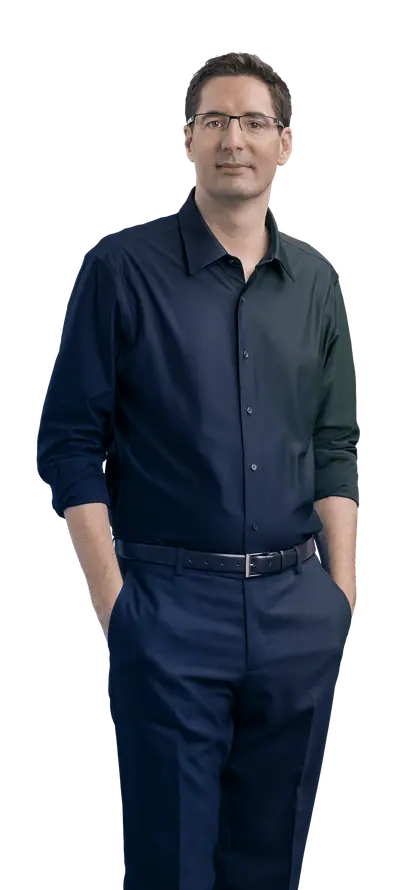 Portraitfoto von Adrian Klare
